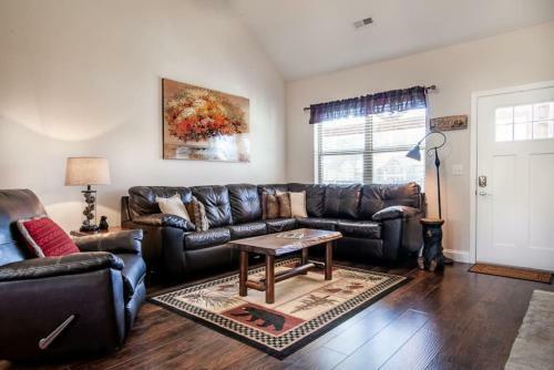 Cozy Cades Cove Condo With Community Pool