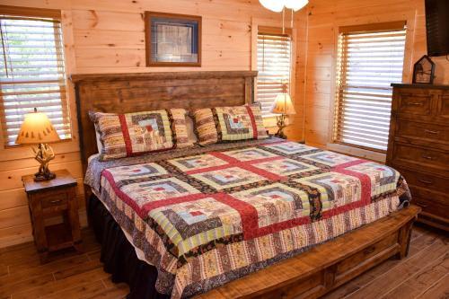 Little Feather - 1 Bedrooms, 1 Baths, Sleeps 4 Home