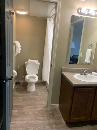 Hotel Eagles Den Suites At Andrews