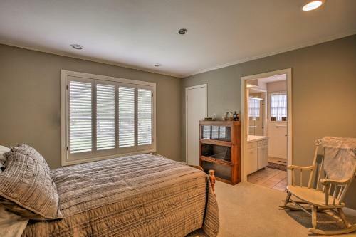 Custom Home With Deck, Dockandboathouse On Lake Athens!