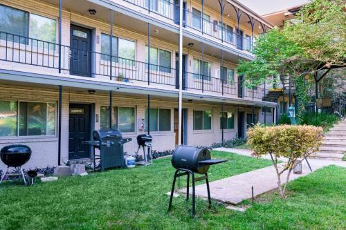 Newning 1br Condo, With Pool