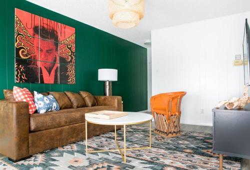 Wanderjaunt - West Campus Apartments