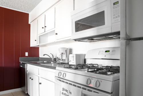 Wanderjaunt - West Campus Apartments