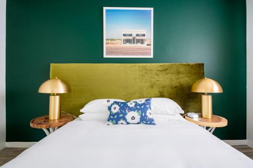 Wanderjaunt - West Campus Apartments