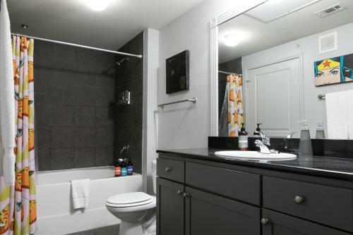 Apartamento Wanderjaunt - Luxe Downtown Austin Apts