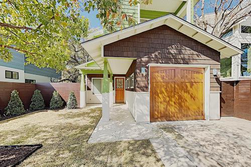 New Listing! Bouldin Creek Retreat With Rooftop Deck Home