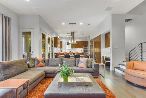 The Arrive Skyline View Estate Home