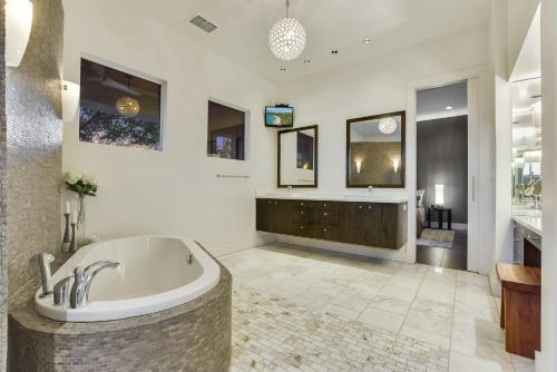 The Arrive Skyline View Estate Home