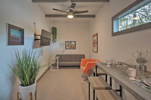 Cozy Modern Apartment - Steps To Dtwn Bus!
