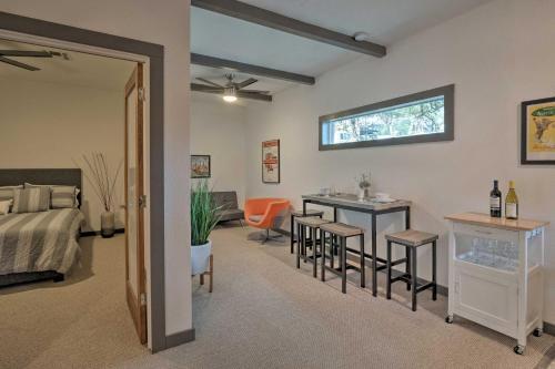Cozy Modern Apartment - Steps To Dtwn Bus!