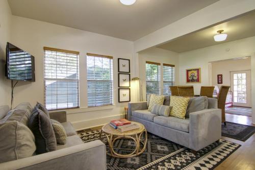 Clarksville Cottage
