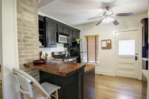 Clarksville Cottage