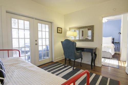 Clarksville Cottage