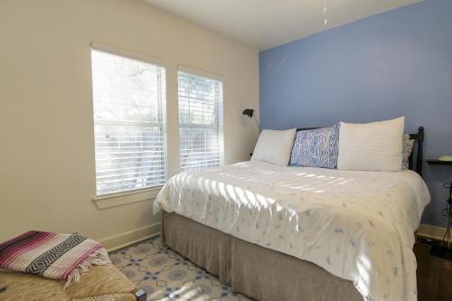 Clarksville Cottage