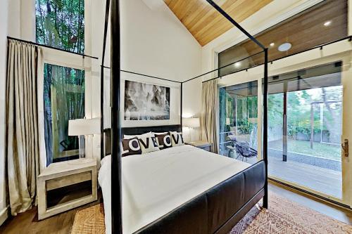 Modern Escape With Firepit - 2 Blocks To Dining Home