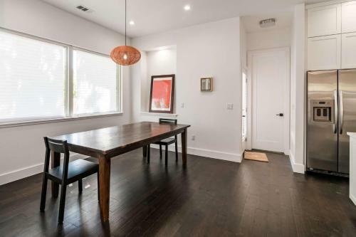 East Elizabeth St Main Home