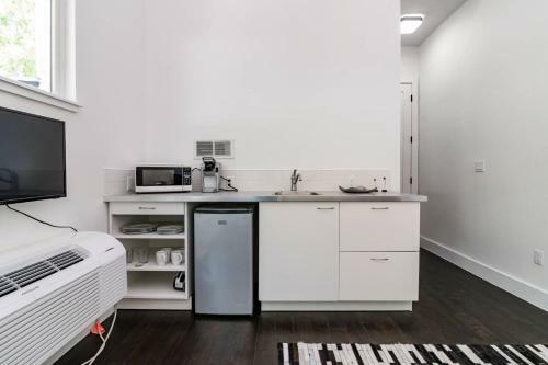 East Elizabeth St Main Home