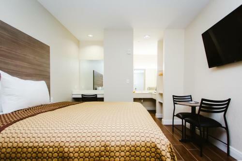 Hotel Scottish Inn & Suites