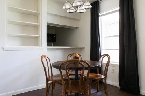 Apartamento Chic Apts In Central Austin By Wanderjaunt