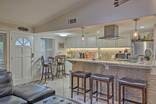 Apartamento Modern Austin Condo With Pool Less Than 5 Mi To Downtown!