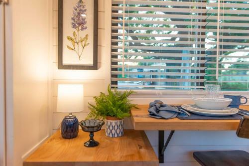 Posada The Bluebonnet-tiny Container Home Country Setting 12 Min To Downtown
