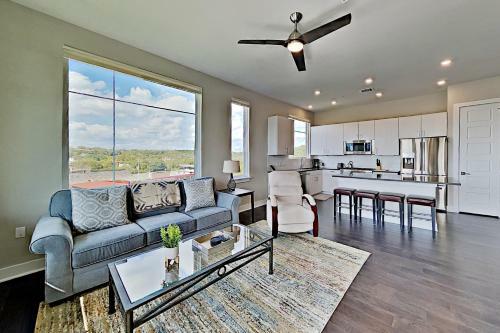 Apartamento Downtown Condo With Skyline Views, Walkable Locale Condo