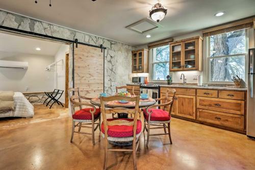 Blanco Riverfront Historic Home, 3 Mi To Dt Blanco