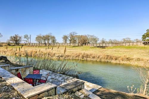 Blanco Riverfront Historic Home, 3 Mi To Dt Blanco