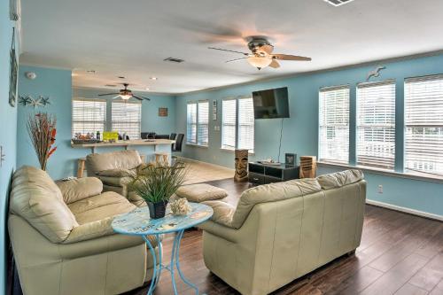 Spacious Stilted Home, 2 Blocks To Gulf Shore