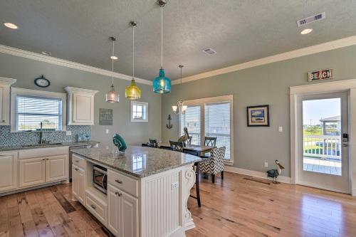 Updated Bolivar Peninsula Retreat With Deck!