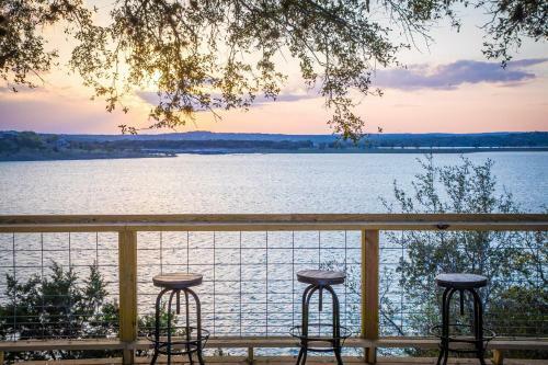 Cliff House At Canyon Lake Home
