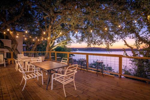 Cliff House At Canyon Lake Home