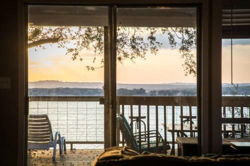 Cliff House At Canyon Lake Home