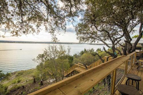 Cliff House At Canyon Lake Home