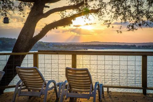 Cliff House At Canyon Lake Home