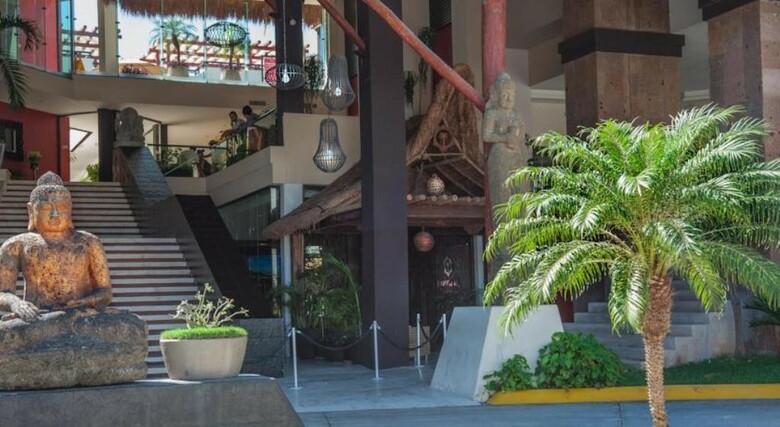 Hotel La Divina By Aldea Thai