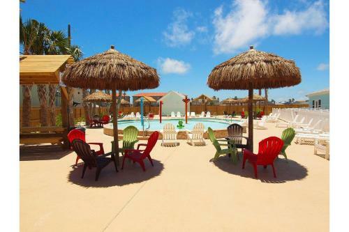 Nemo Cay Resort D150k Poolside By Padre Escapes