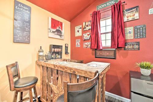 Spacious Conroe Home With Foosball And Pool Table!