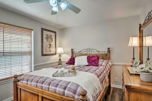 New! Austin-area Home With Large Private Yard And Deck