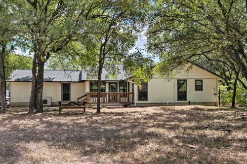 New! Austin-area Home With Large Private Yard And Deck