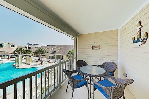 Poolside Beauty With Heated Pool - Steps To Beach Townhouse