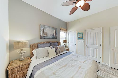 Poolside Beauty With Heated Pool - Steps To Beach Townhouse