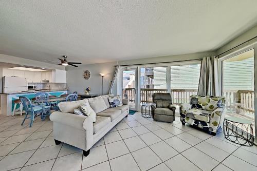 Apartamento Gulfstream Condos - Beachfront Corner Unit, Pool Condo