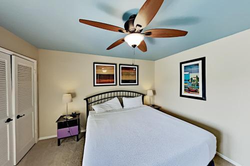 Waterfront Getaway On Laguna Madre - Pool & Dock Townhouse