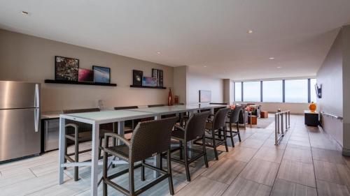 Apartamento Bold 2br 2ba With Sky Pool Cozysuites