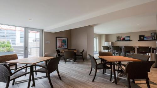 Apartamento Bold 2br 2ba With Sky Pool Cozysuites