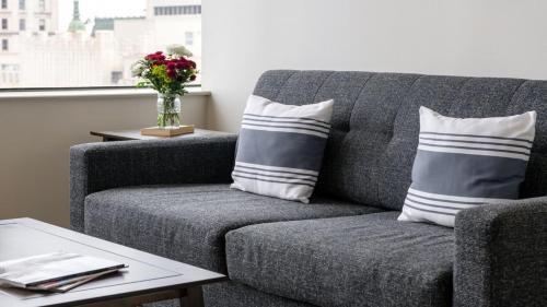 Stylish 2br Apartment Elm Street Cozysuites
