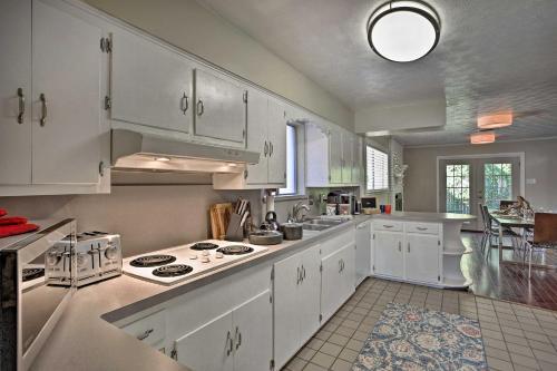 Charming Dallas-area Gem With Private Courtyard