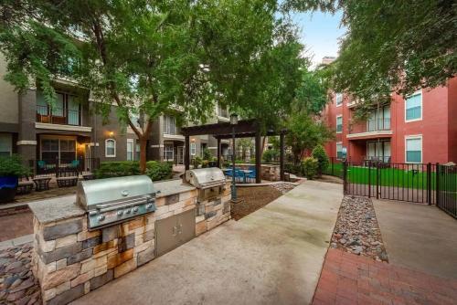 Cozysuites Bold And Classy 1 Br Apartment Cityplace