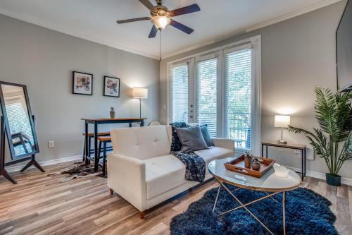 Cozysuites Bold And Classy 1 Br Apartment Cityplace